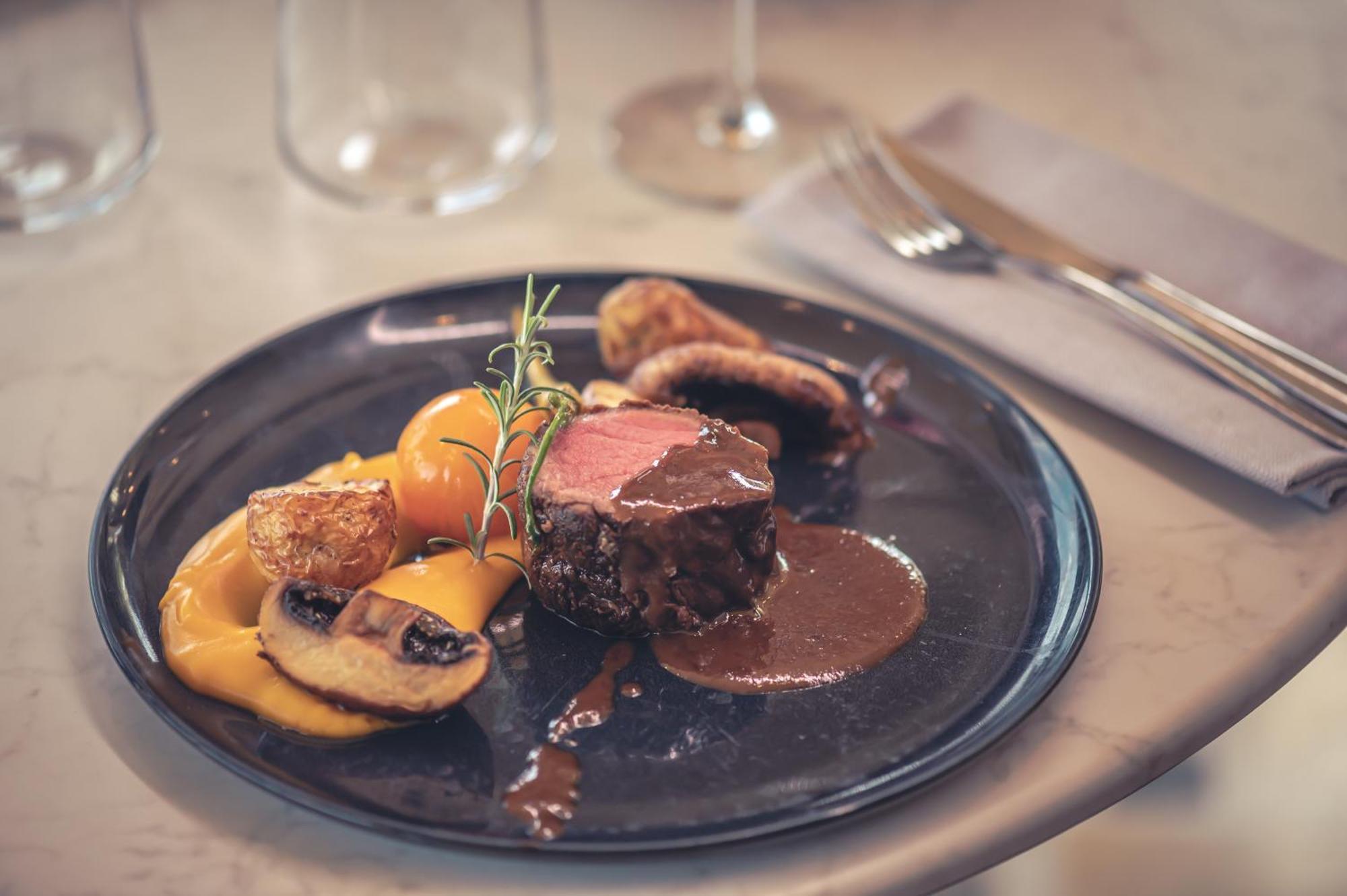 Logis Hotel Restaurant Le Plantevin Propiac Luaran gambar