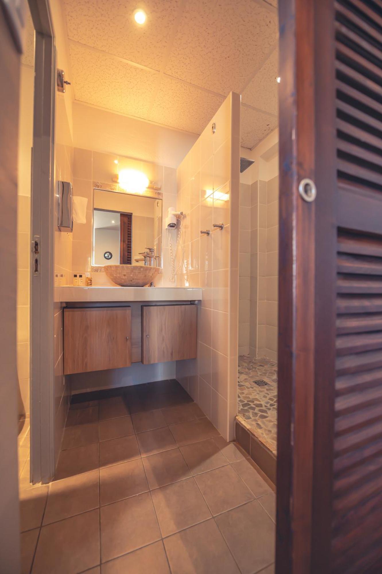 Logis Hotel Restaurant Le Plantevin Propiac Luaran gambar