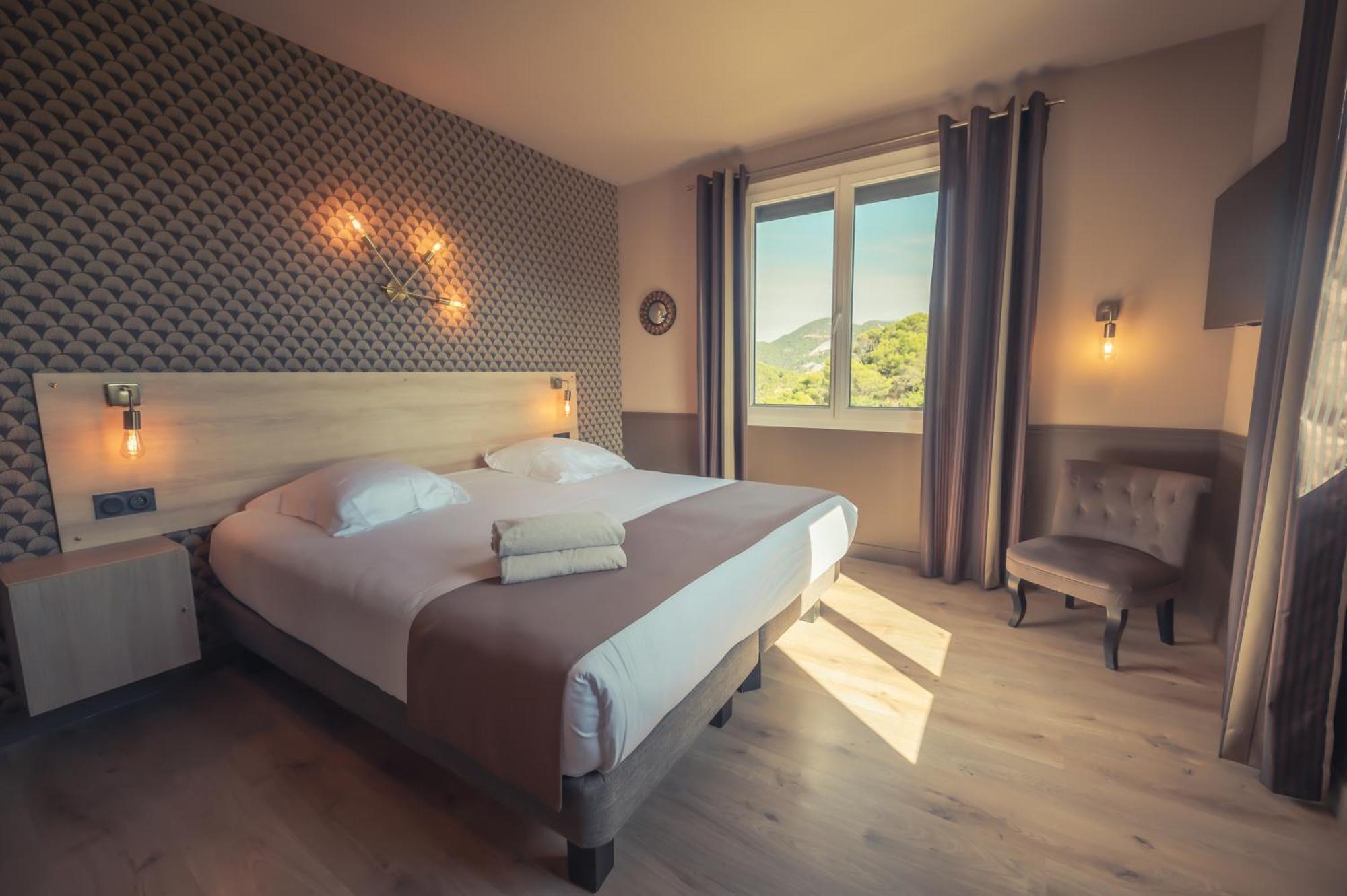 Logis Hotel Restaurant Le Plantevin Propiac Luaran gambar