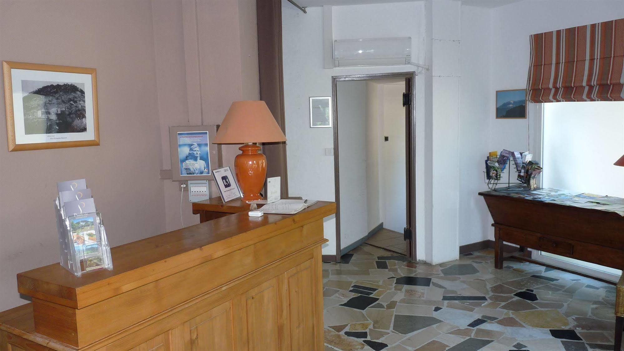 Logis Hotel Restaurant Le Plantevin Propiac Luaran gambar